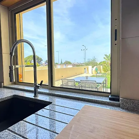 Fantastic Villa, Private Pool, Bbq, Ac And Wi-fi Quarteira